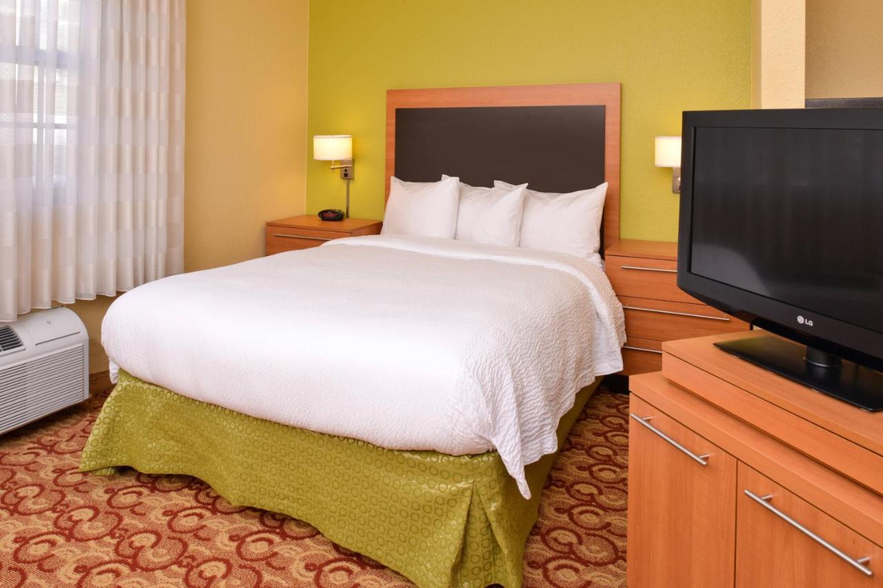 Candlewood Suites Miami Lakes By Ihg Esterno foto