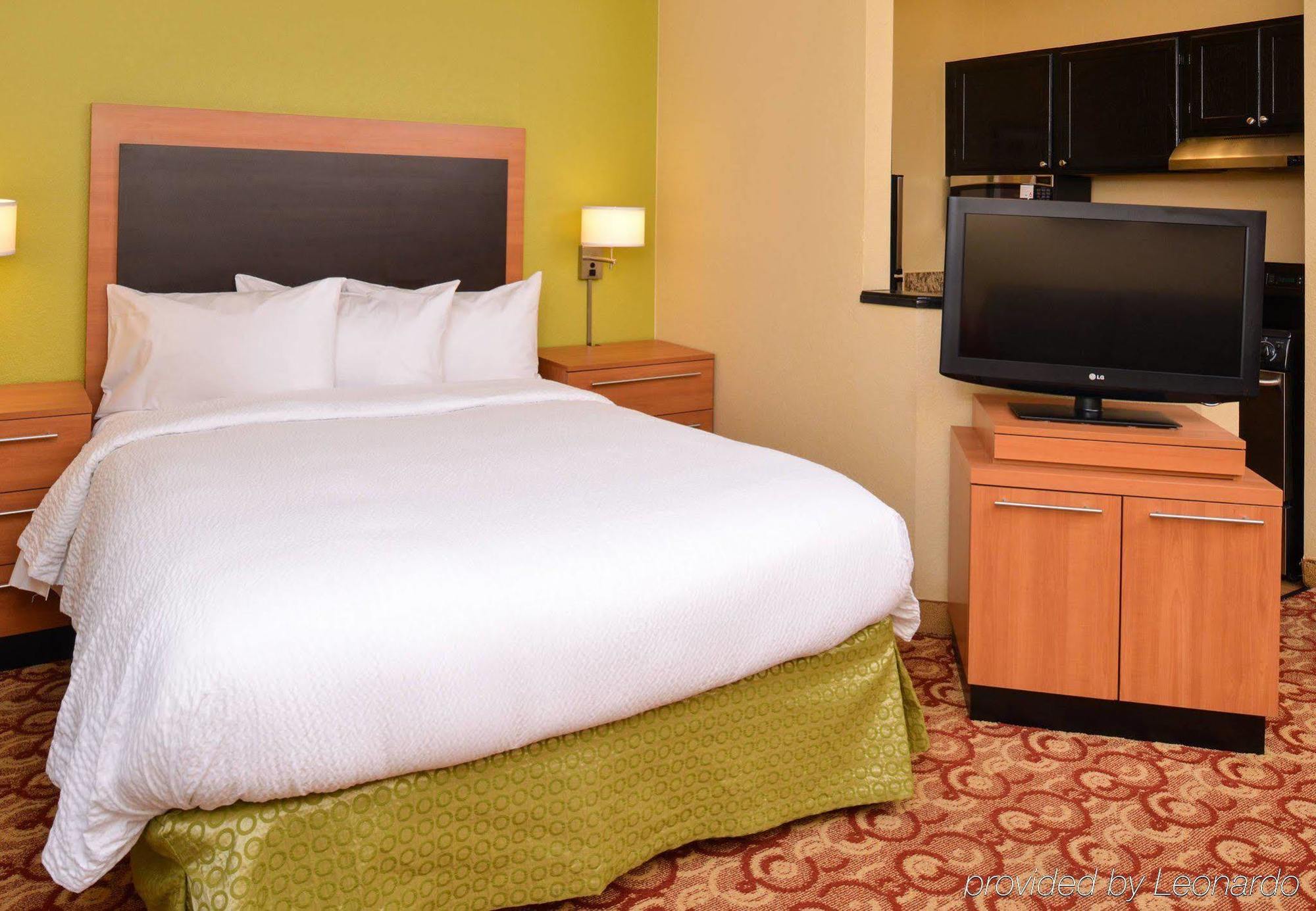 Candlewood Suites Miami Lakes By Ihg Esterno foto