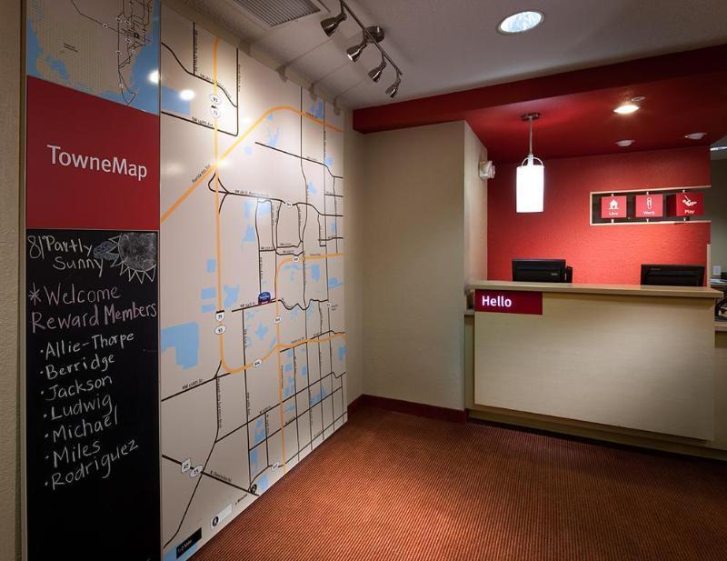 Candlewood Suites Miami Lakes By Ihg Esterno foto