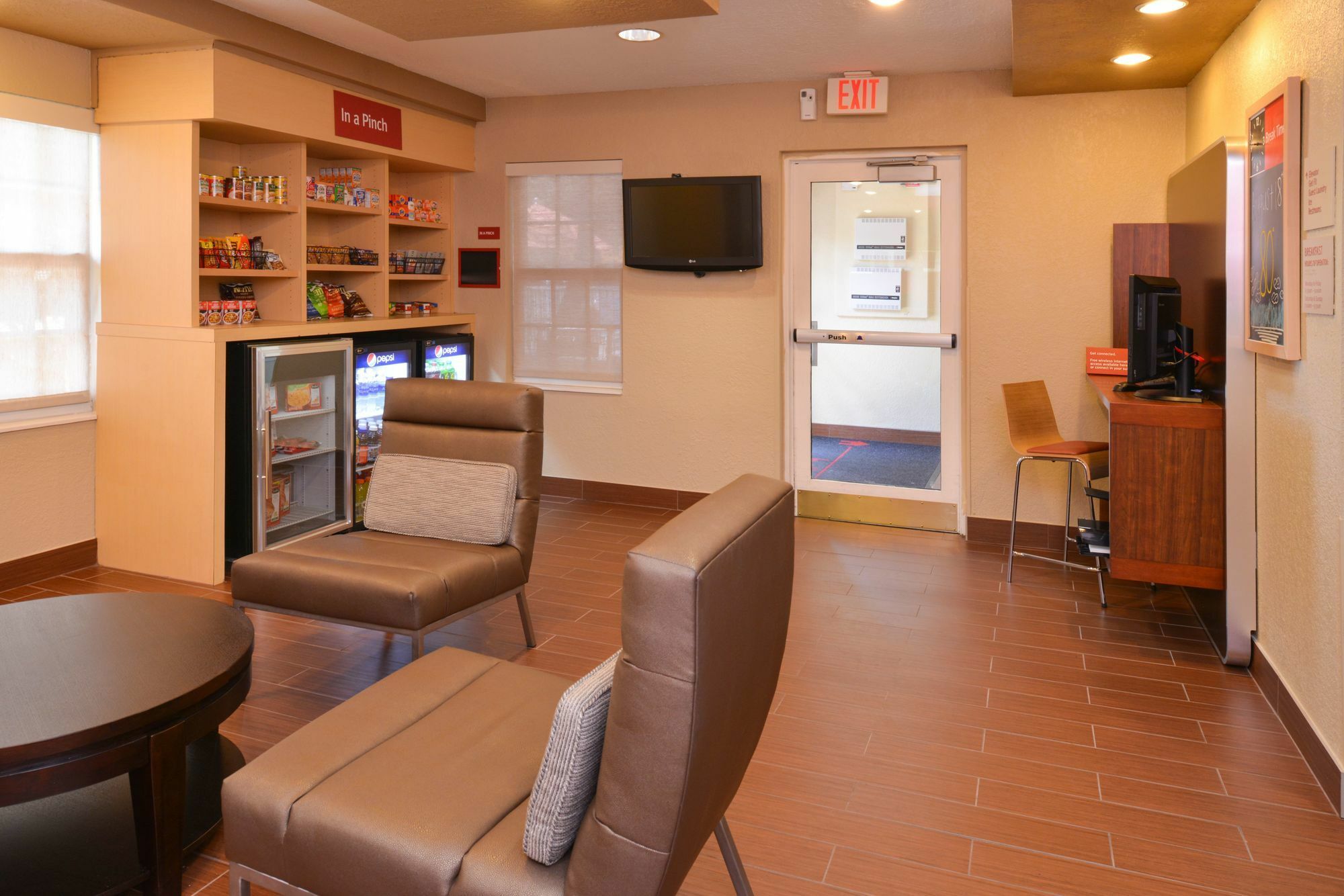 Candlewood Suites Miami Lakes By Ihg Esterno foto